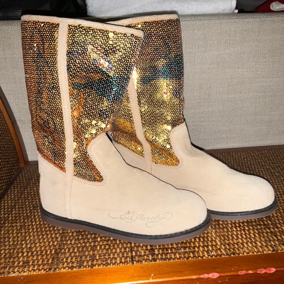 Boots - Picture 2 of 6